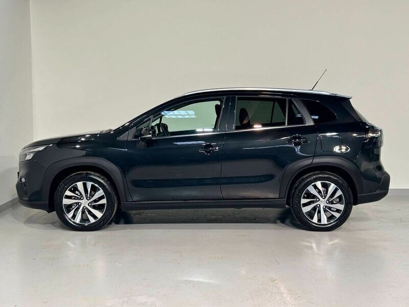 Schwarz Neu 2025 Suzuki SX4 S-Cross SUV | 35.480 € - Bild 1/4