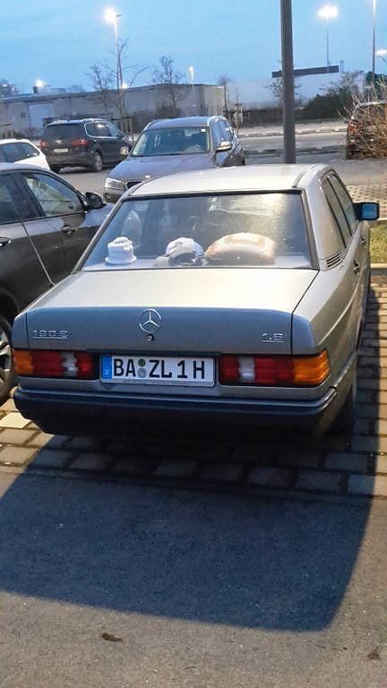 Gebraucht Mercedes 190 109 PS (80 kW) 1990 Blau Limousine