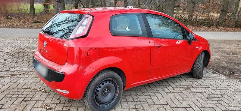 Gebraucht Fiat Punto 68 PS (50 kW) 2011 Rot Kleinwagen