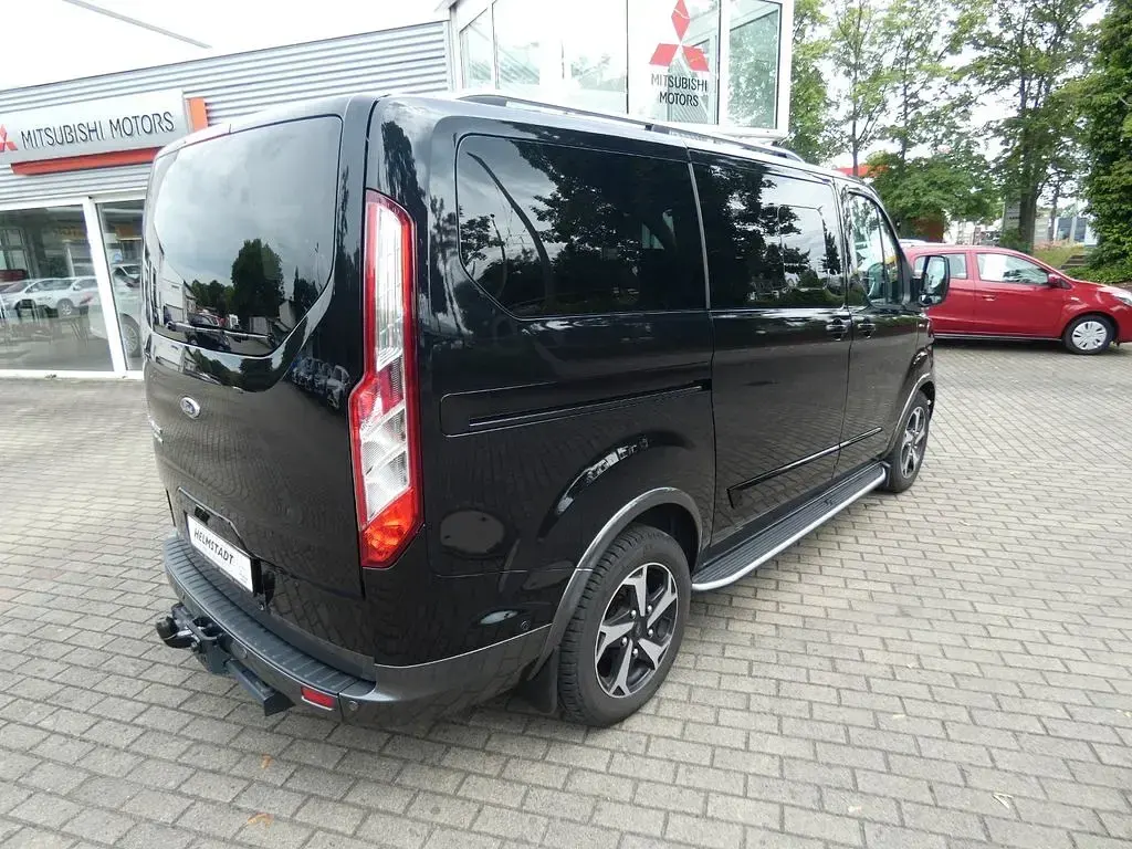 Gebraucht Ford Tourneo Active 170 PS (125 kW) 2024 Schwarz Van / Kleinbus