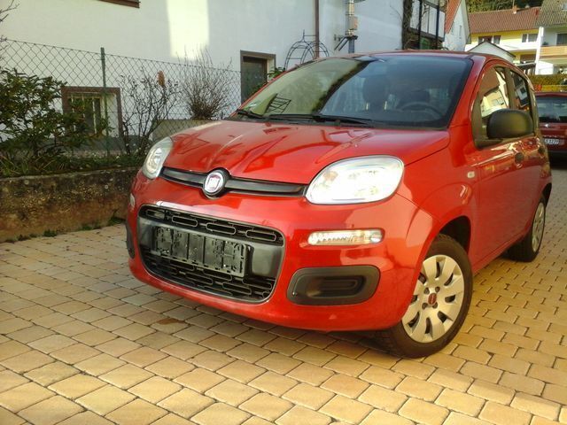 Gebraucht Fiat Panda Classica 94 PS (69 kW) 2012 Rot metallic Kleinwagen