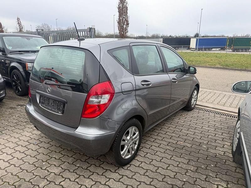Gebraucht Mercedes A160 95 PS (69 kW) 2011 Grau Limousine