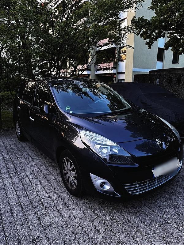 Grau Gebraucht 2011 Renault Grand Scénic III Van / Kleinbus | 6.500 € (Fairer Preis) - Bild 1/4