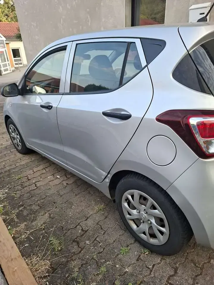 Gebraucht Hyundai i10 Intro Edition 65 PS (47 kW) 2017 Kleinwagen