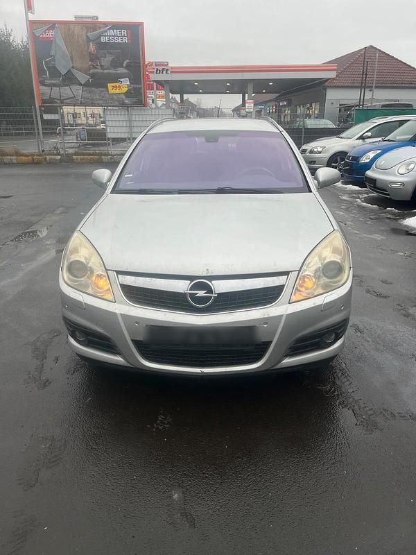 Silber Gebraucht 2006 Opel Vectra Kombi | 650 € (Superpreis) - Bild 1/4