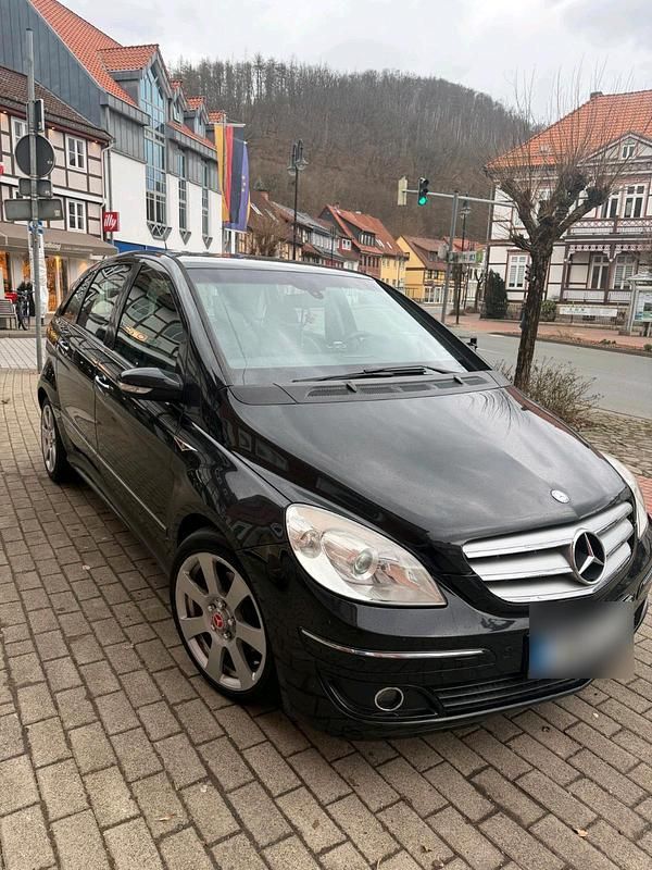 Gebraucht Mercedes B180 109 PS (80 kW) 2006 Schwarz Van / Kleinbus