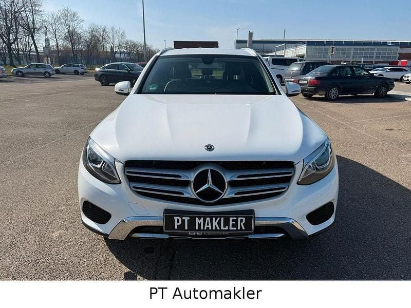 Gebraucht Mercedes GLC250 204 PS (150 kW) 2018 Polarweiss  unilack SUV
