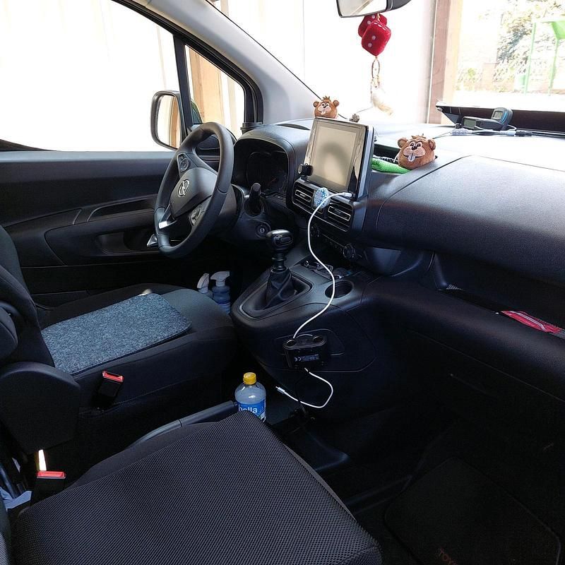 Gebraucht Opel Combo 102 PS (75 kW) 2024 Weiß Van