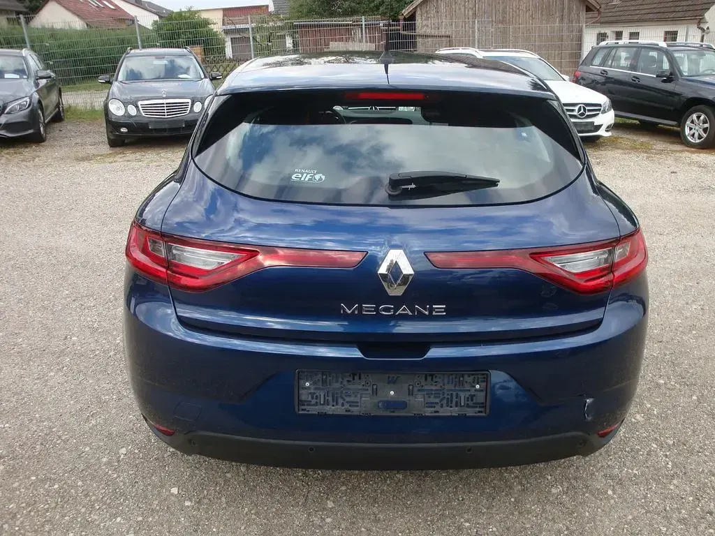 Gebraucht Renault Mégane Experience 132 PS (97 kW) 2018 Blau Limousine