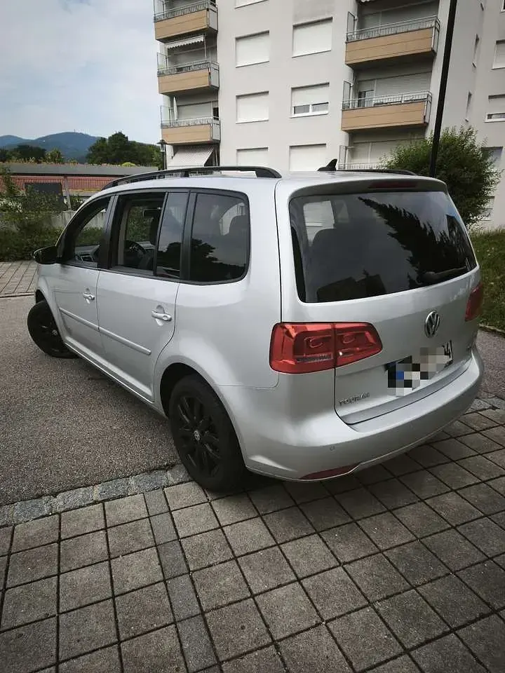 Gebraucht VW Touran Comfortline 105 PS (77 kW) 2011 Grau Van / Kleinbus