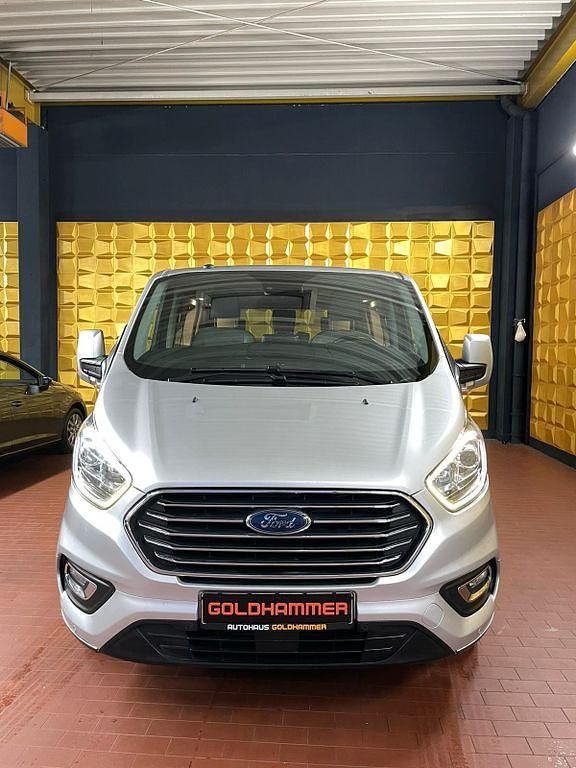 Silber Gebraucht 2018 Ford Tourneo S Van / Kleinbus | 25.999 € (Guter Preis) - Bild 1/4