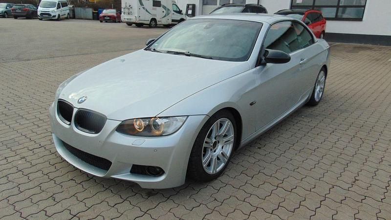 Silber Gebraucht 2008 BMW 330 Cabriolet M Sport Cabrio | 9.995 € (Superpreis) - Bild 1/4