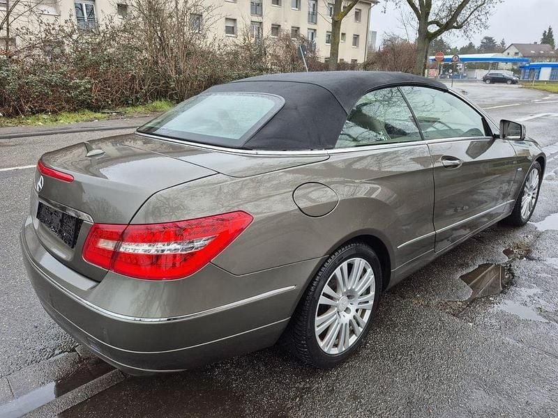 Gebraucht Mercedes E200 184 PS (135 kW) 2010 Grau Cabrio