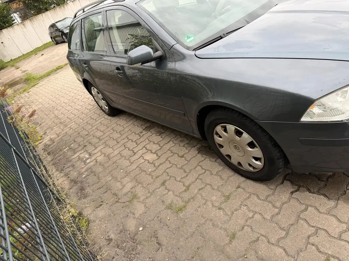 Gebraucht Skoda Octavia 105 PS (77 kW) 2008 Grau Kombi