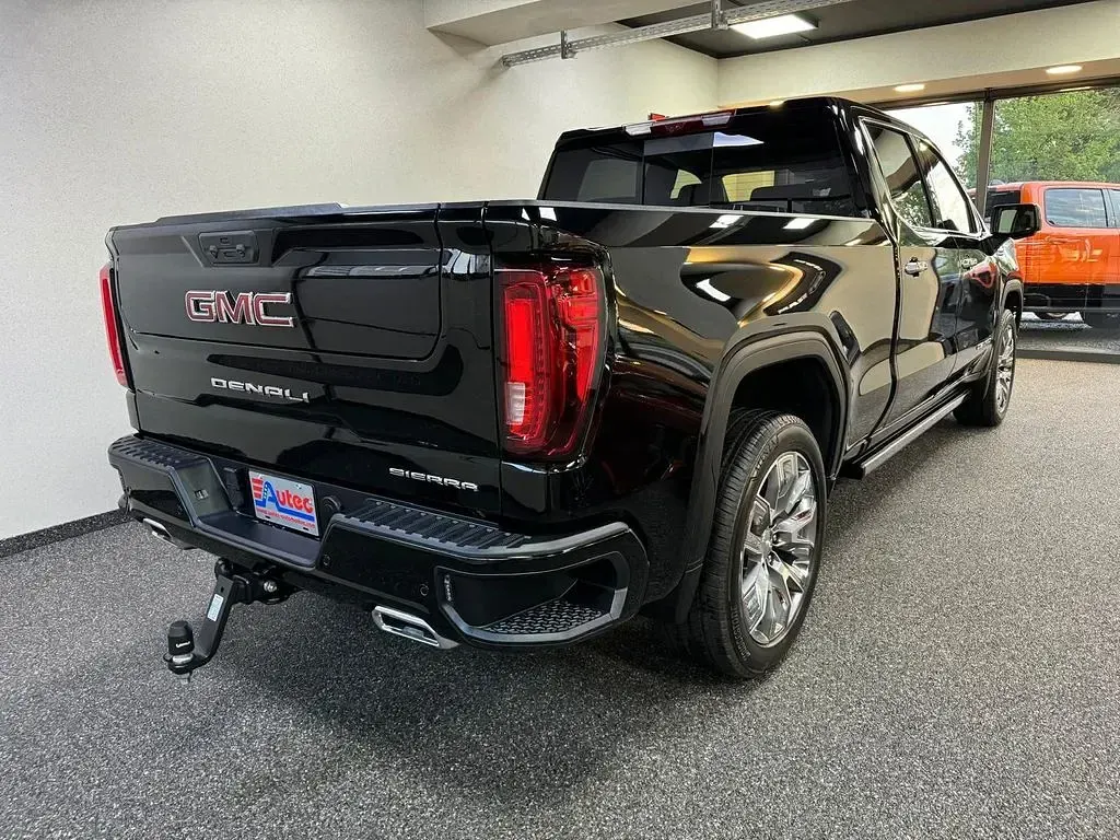 Neu GMC Sierra 309 PS (227 kW) 2026 Schwarz Pickup