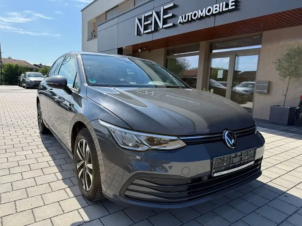 Gebraucht VW Golf VIII United 150 PS (110 kW) 2021 Delfingrau metallic Limousine