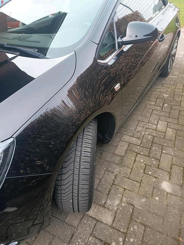 Gebraucht Opel Cascada Ultimate 140 PS (102 kW) 2018 Schwarz Cabrio