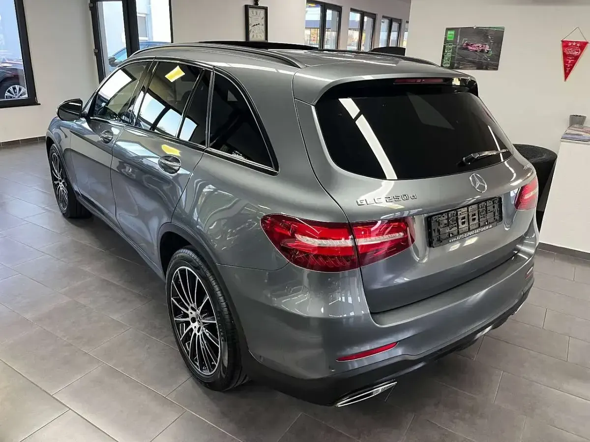 Gebraucht Mercedes GLC250 AMG 204 PS (150 kW) 2018 Grau SUV