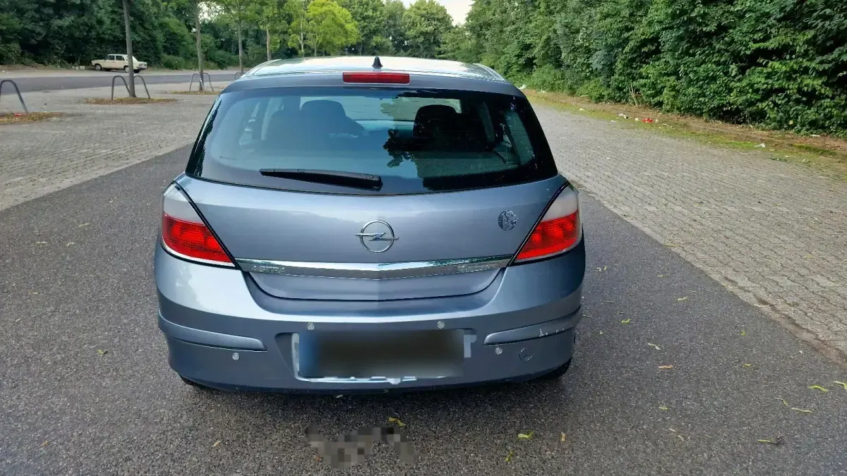 Gebraucht Opel Astra 105 PS (77 kW) 2004 Silber Kombi