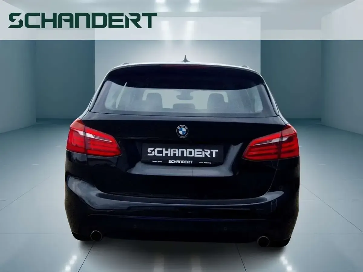 Gebraucht BMW 220 Sport Line 192 PS (141 kW) 2016 Black sapphire metallic Van / Kleinbus