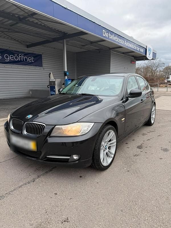 Gebraucht BMW 320 184 PS (135 kW) 2012 Limousine
