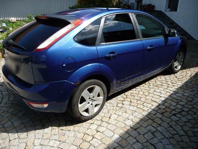 Usata Ford Focus 100 CV (73 kW) 2008 Blu Berlina