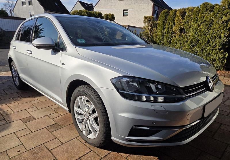 Gebraucht VW Golf VII 116 PS (85 kW) 2018 Silber Kleinwagen