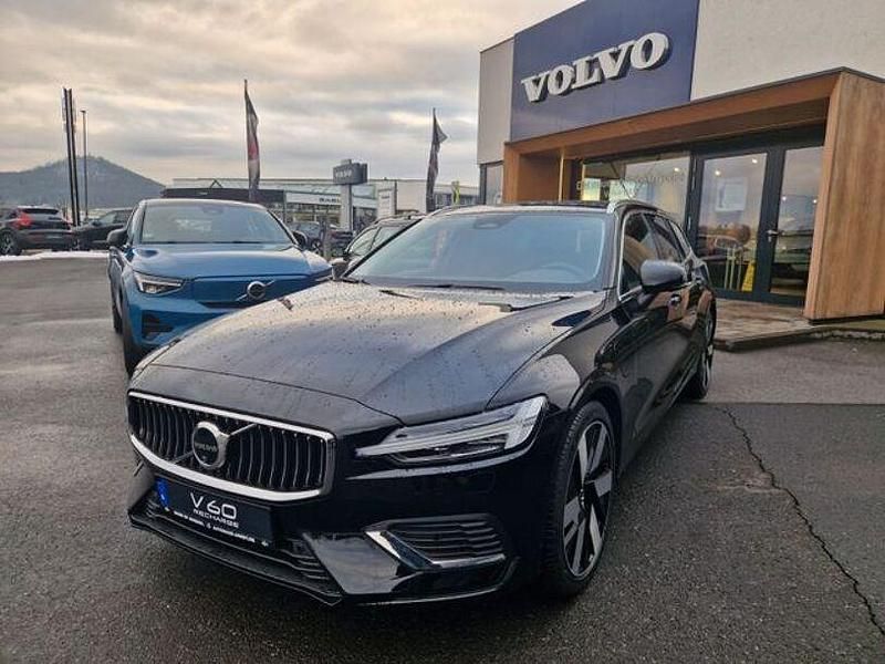 Gebraucht Volvo V60 Plus 253 PS (186 kW) 2025 Schwarz Kombi