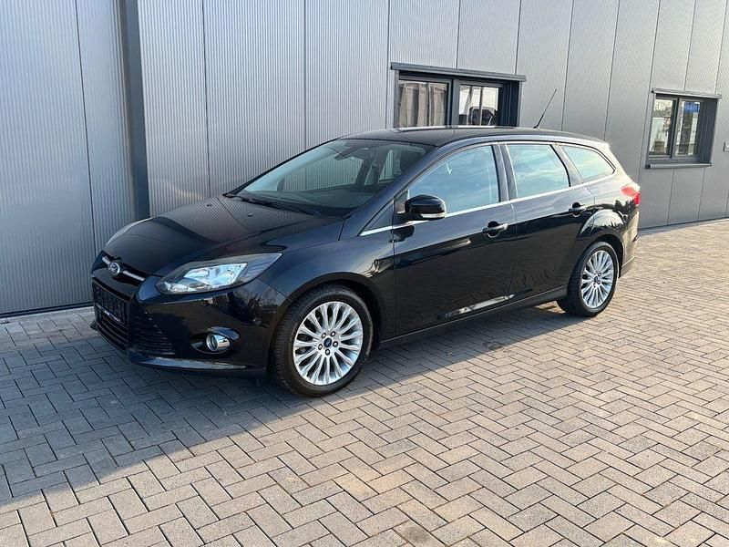 Gebraucht Ford Focus Titanium 125 PS (91 kW) 2013 Schwarz Limousine