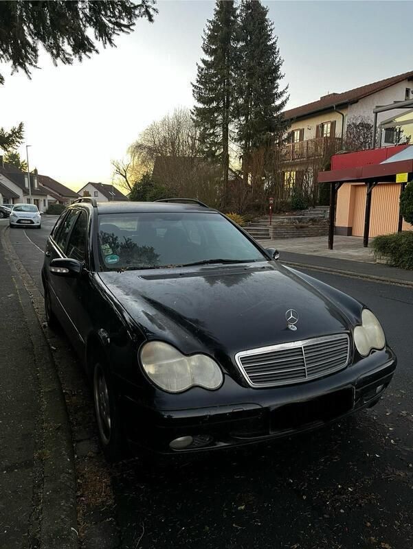 Schwarz Gebraucht 2002 Mercedes C180 Kombi | 400 € (Guter Preis) - Bild 1/4