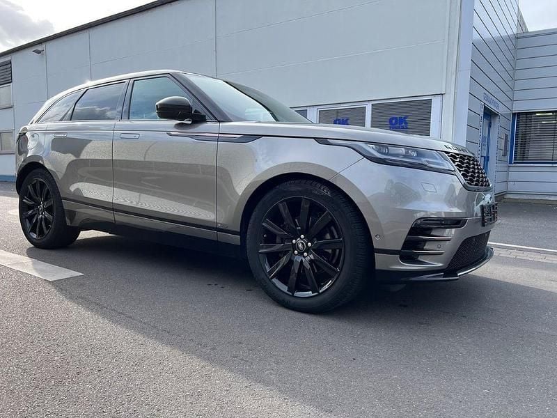 Grau Gebraucht 2018 Land Rover Range Rover Velar SE Dynamic SUV | 35.590 € (Guter Preis) - Bild 1/4