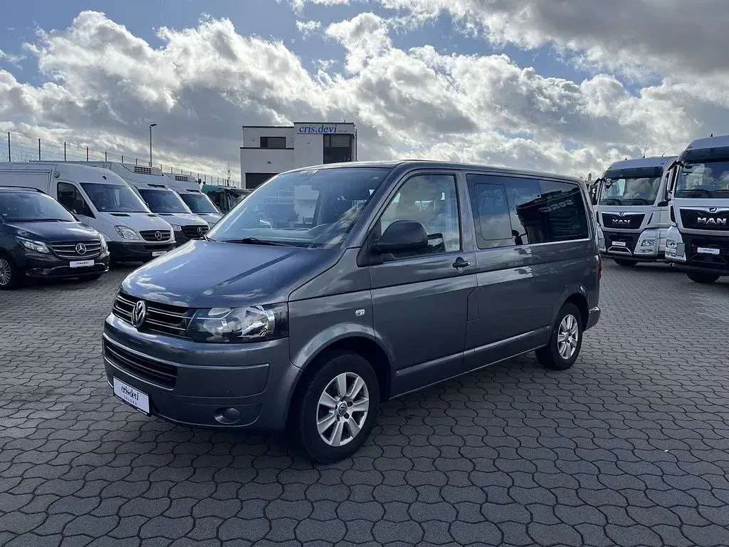 Second-hand VW T5 Startline 140 CP (102 kW) 2012 Van