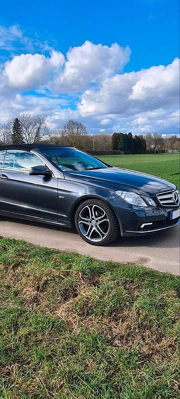 Gebraucht Mercedes E250 202 PS (148 kW) 2011 Cabrio