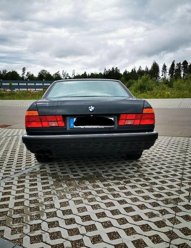 Gebraucht BMW 740L 286 PS (210 kW) 1993 Schwarz Limousine