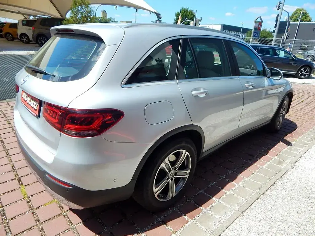 Gebraucht Mercedes GLC300 258 PS (189 kW) 2020 Silber SUV