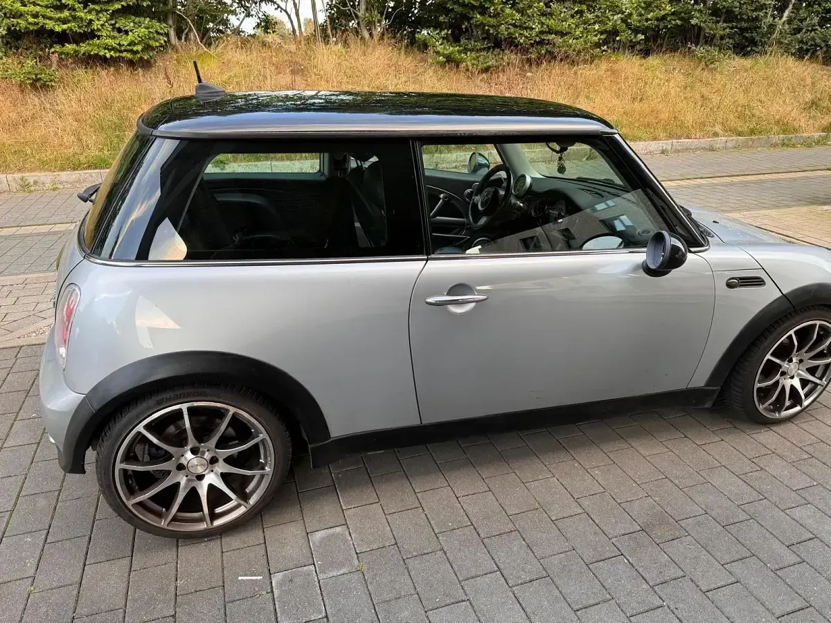 Usata Mini Cooper 115 CV (84 kW) 2005 Grigio Utilitaria