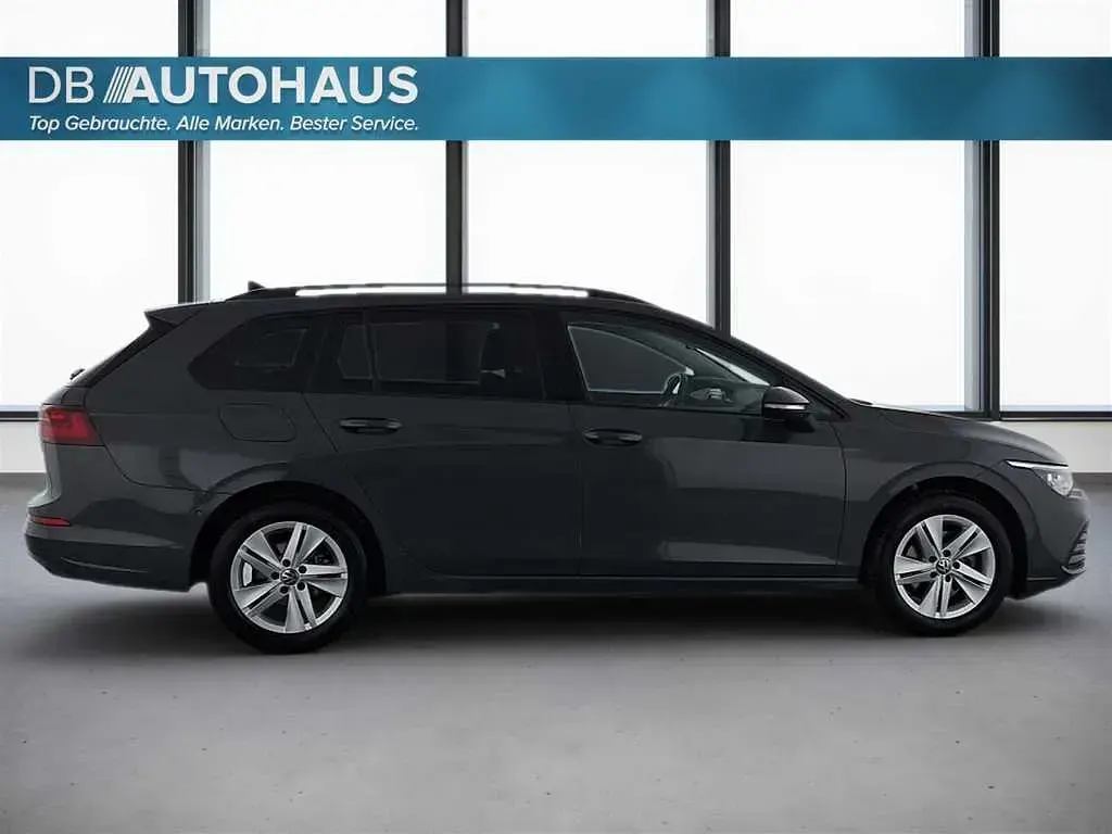 Gebraucht VW Golf VIII Life 150 PS (110 kW) 2024 Grau Kombi