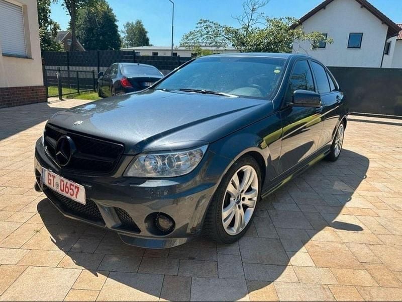 Grau Gebraucht 2010 Mercedes C200 Limousine | 5.500 € (Superpreis) - Bild 1/4