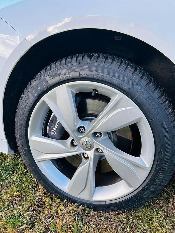 Gebraucht Opel Insignia Ultimate 260 PS (191 kW) 2018 Weiß Kombi