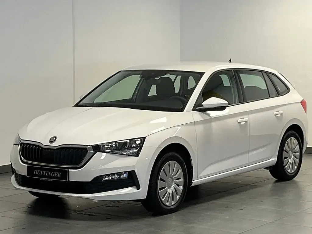 Używany Skoda Scala Cool Plus 95 KM (69 kW) 2023 Biały Hatchback