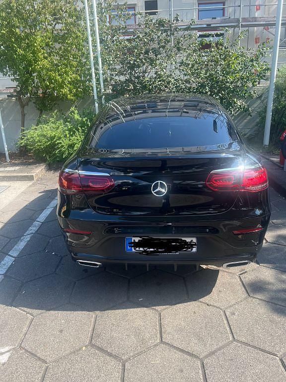Schwarz Gebraucht 2019 Mercedes GLC300 AMG Coupé | 39.900 € (Guter Preis) - Bild 1/4