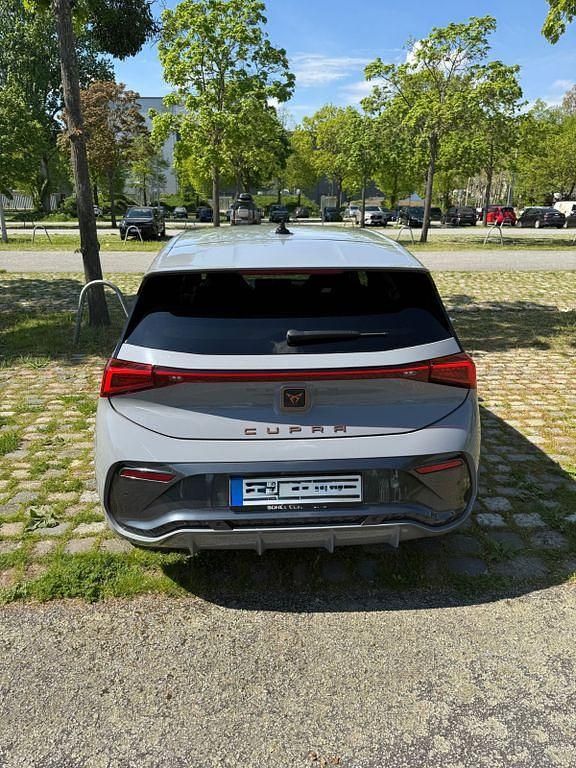 Second-hand Cupra Born 150 kW (204 CP) 2023 Gri Hatchback