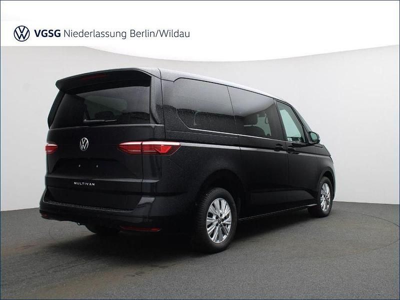 Gebraucht VW Multivan Life 150 PS (110 kW) 2025 Schwarz Van