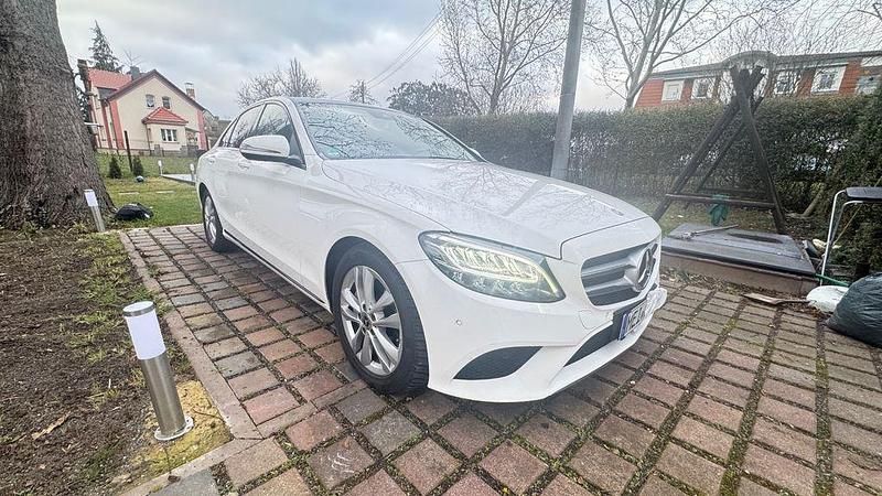Gebraucht Mercedes C300 245 PS (180 kW) 2019 Weiß Limousine