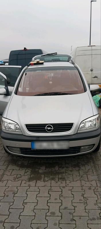 Grau Gebraucht 2001 Opel Zafira Van / Kleinbus | 1.500 € (Fairer Preis) - Bild 1/4