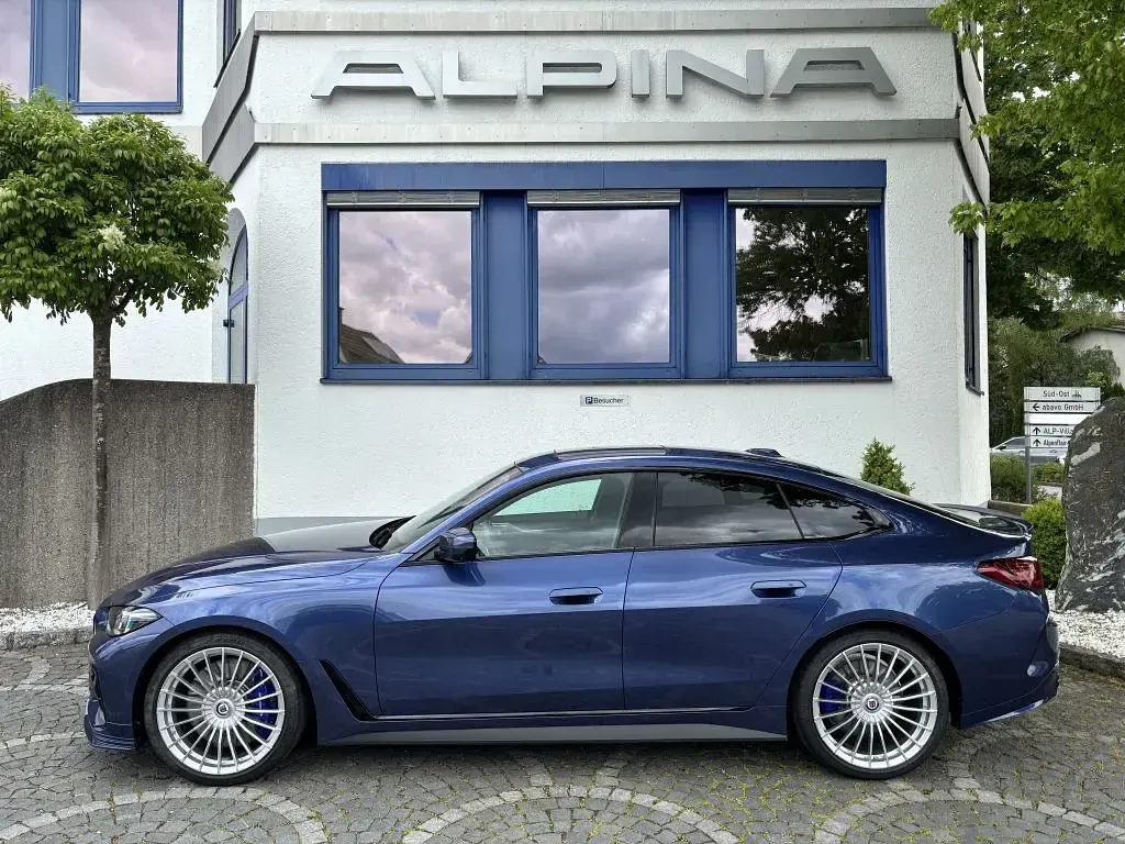 Używany Alpina D4 355 KM (261 kW) 2025 Niebieski Coupe
