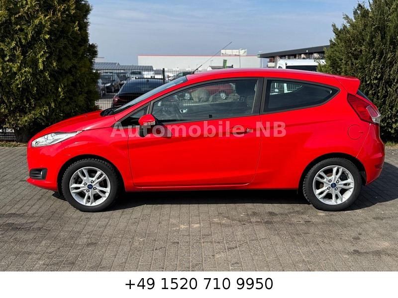Gebraucht Ford Fiesta Trend 95 PS (69 kW) 2016 Rot Limousine