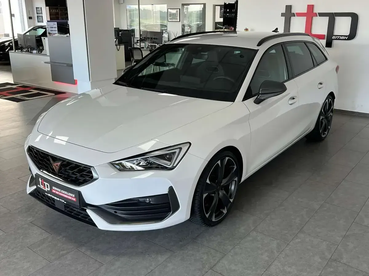 Gebraucht Cupra Leon VZ 245 PS (180 kW) 2024 "candy" weiss Kombi