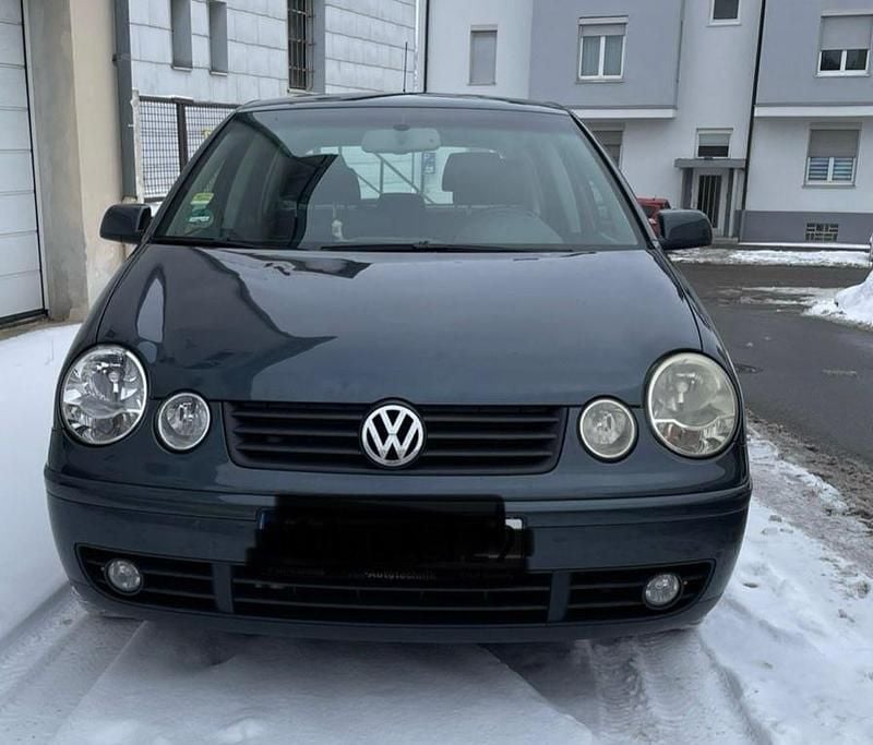 Grau Gebraucht 2004 VW Polo Basis Limousine | 600 € (Superpreis) - Bild 1/4