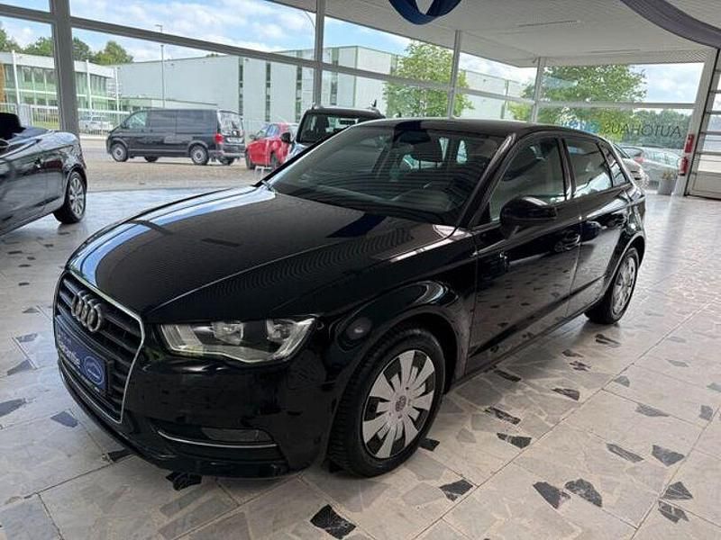 Gebraucht Audi A3 Attraction 77 PS (56 kW) 2013 Schwarz Limousine